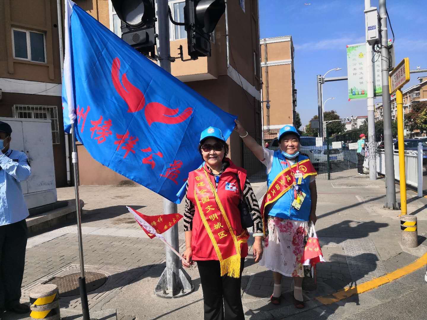 <strong>男子露出大鸡巴后入进美女的小穴里黄网站免费</strong>